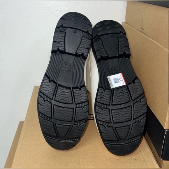 UGG DROPLET MID All Weather Platform Sherpa Lined Boot  OFFERS ALWAYS WELCOME 🤗 - Picture 4 of 4